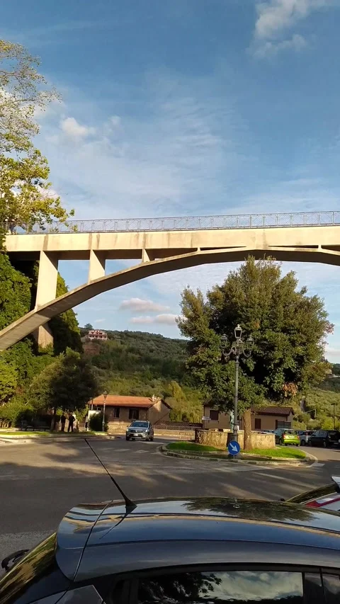 View of the impressive castle of Genazzano Romano with old bridge Vídeo Stock 140885568