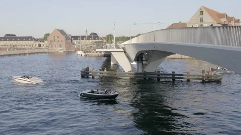 View of the Inner Harbour Bridge in Copenhagen 動画素材 137837715