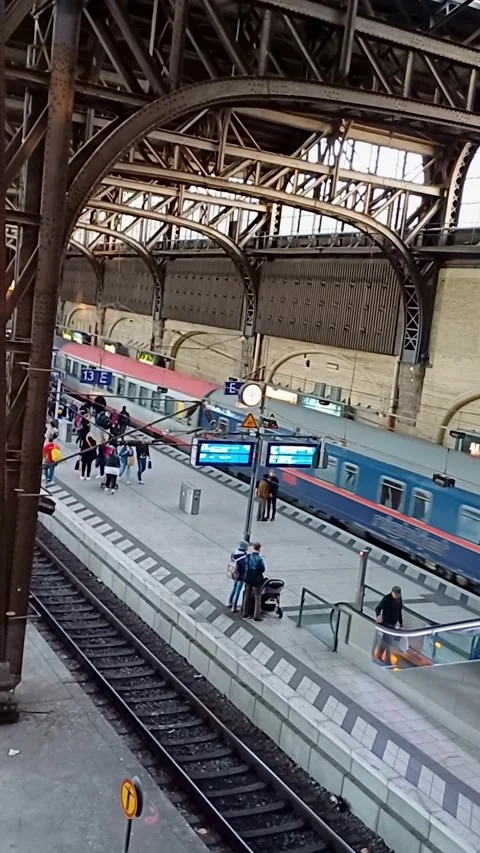 View inside main train station in Hamburg. Video stock 247152472