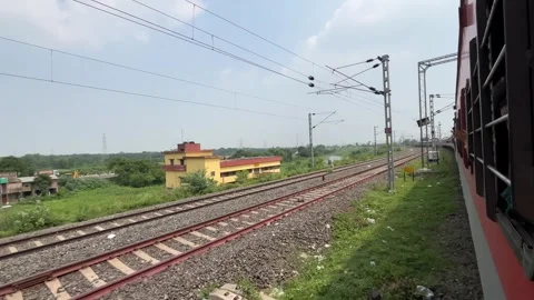View from inside the train to the outside Vidéo 313454510