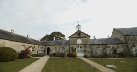 The View Of The Inside Yard Of The Old Palladian Mansion 스톡 동영상 107557207