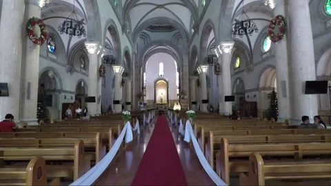 View of interior inside Cathedral Basilica, Intramuros, Manila, Philippines Vidéo 204059190