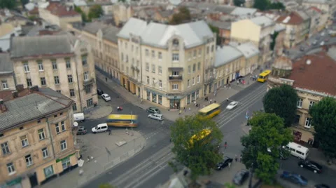 View of the intersection in the city of Lviv (timelapse) 스톡 동영상 40995692