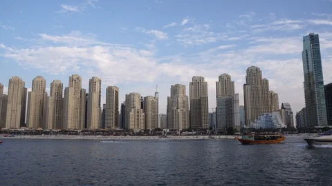 View on the JBR from the water Vídeos de archivo 121783203