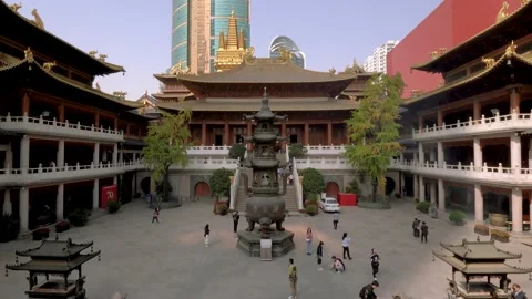 View of Jing'an Temple in Shanghai Video stock 130835193