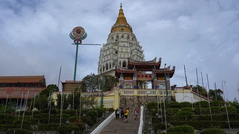 A  view of Kek Lok Si Temple in Pulau Pinang Stock Footage 112049981