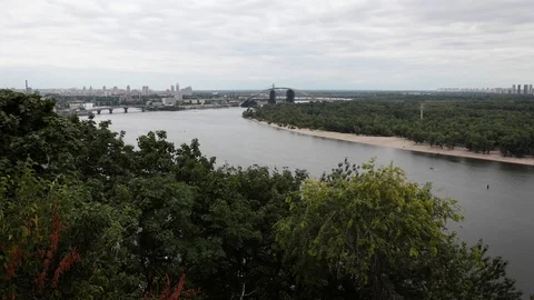 View of the Kiev bridge Stock-Footage 113885613