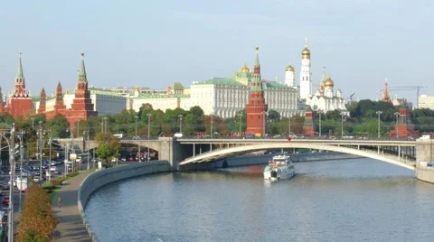 View of  Kremlin and river in  city of Moscow Vidéo 41810729