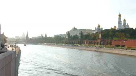 View of  Kremlin and river in  city of Moscow Vídeos de archivo 41829945