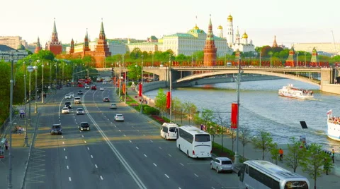 View of  Kremlin and river in  city of Moscow Видео 50201784
