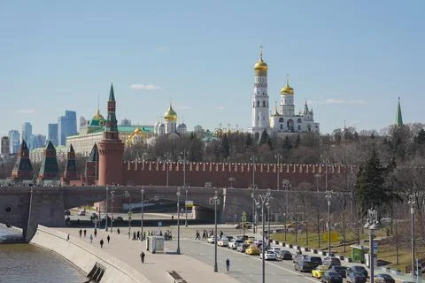 View of the Kremlin on a clear sunny spring day. Big traffic jams in Moscow. Stock Photos