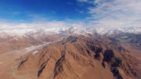 View of the ladakh range from aeroplane Stockbeeldmateriaal 136401446