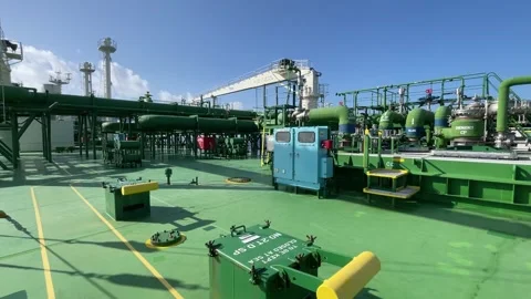 View of ladder heading from main deck to forecastle deck on board of cargo ship 库存影片 331352920