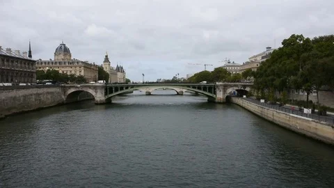 View landscape and cityscape of old town Paris city and riverside of Seine rive Stock Footage 81355500