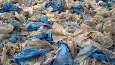 View of a large pile of plastic waste and bags, Bangladesh. Vidéo 335602562