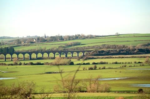 A view of the large railway viaduct with multiple arches near Harringworth Stock Photos