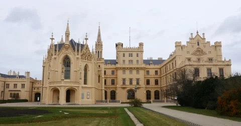 View of Lednice Castle in Czech Republic Video stock 57872035