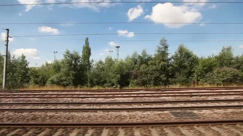 View of London from moving train window 스톡 동영상 76388028