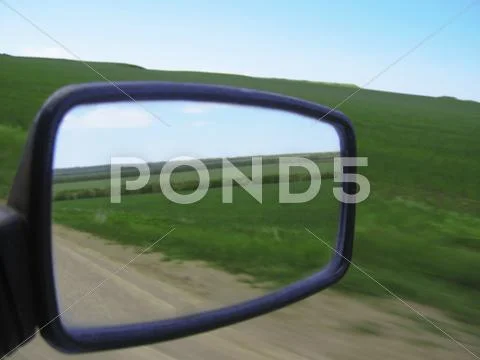 View In The Looking-Glass Of Auto Car