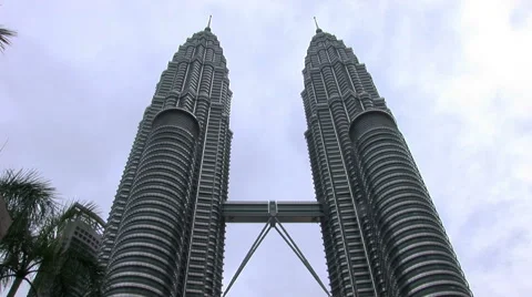 View looking up at the Petronas Towers Stock Footage 52008327