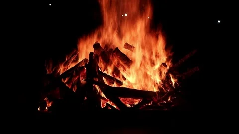 View loop of bright firecamp with sparks at night, Camp fire in the night Video stock 285612958