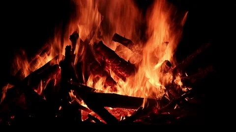 View loop of bright firecamp with sparks at night, Camp fire in the night Video stock 285613132