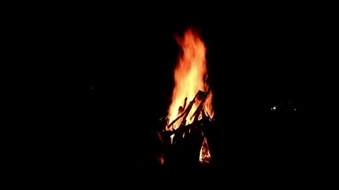 View loop of bright firecamp with sparks at night, Camp fire in the night Video stock 285614136