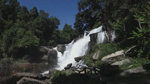 View of Mae Klang Waterfall on clear day, Thailand Vídeos de archivo 331165431