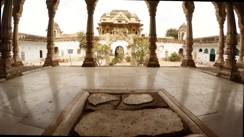 View on main gate and yard of Maha Mandir within temple near dhuni place for sac Stock Footage 90548124