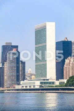 View of Manhattan skyline and the United Nations Stock Photos