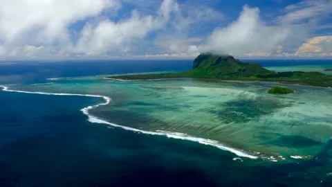 View of mauritius coast from float plane cabin Stock Footage 170071989