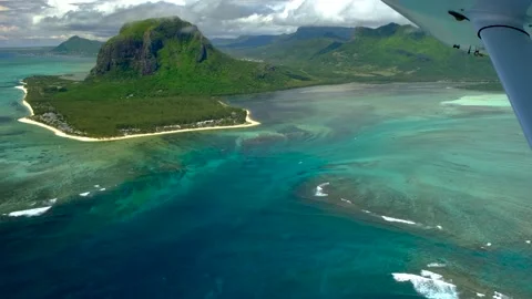 View of mauritius coast from float plane cabin Stock Footage 170072445