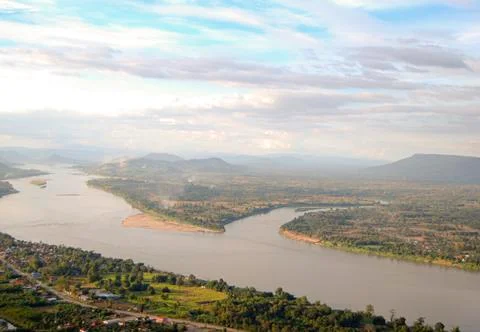 The view of the Mekong River that separates the border between Thailand and L Stock Photos