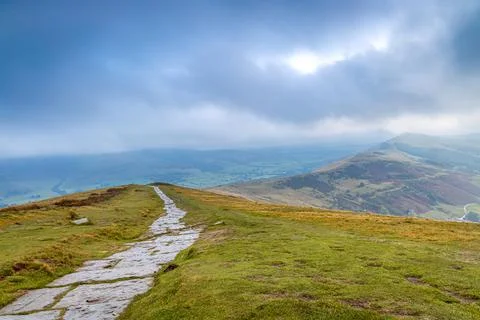 View of Mom tor in Peak district, an upland area in England at the southern e Stock-Fotos