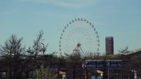 View of the monorail and Ferris wheel in Moscow. Video stock 50143871