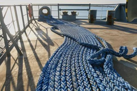 View of mooring lines on forecastle deck of cargo ship Stock-Fotos