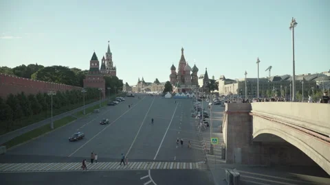 View of the Moscow Kremlin with the river and the embankment. Vídeos de archivo 156130860