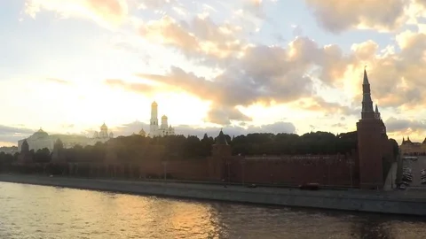 View of Moscow Kremlin from the river at sunset timelapse Stock Footage 78018104
