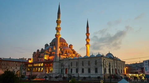 View of the mosque Yeni Cami in the sunset Video stock 65206371