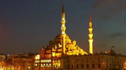 View of the mosque Yeni Cami in the sunset Stock-Footage 67362536