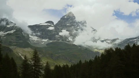 View Of Mount Cervino In A Cloudy Day Video stock 138815725