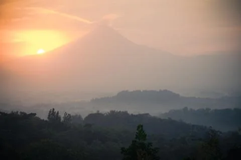 View Mount Merapi and Borobudur from Puthuk Setumbu, Java, Indonesia Stock-Fotos
