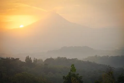 View Mount Merapi and Borobudur from Puthuk Setumbu, Java, Indonesia Stock-Fotos