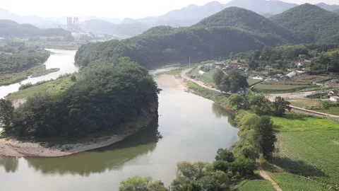 View of the mountain and river Video stock 310216008