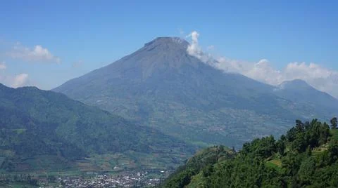View of the mountain between the hill in the tropics Foto stock