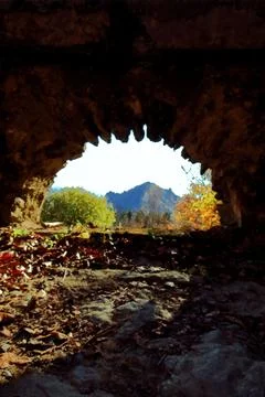 View of a mountain from a cave. Foto stock