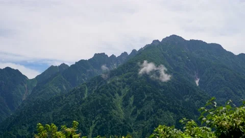 A view of mountain climbing with a view of Tsurugidake in Japan. Stock-Footage 159042173