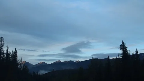 View of Mountain Peaks and Clear Skies Vidéo 115824566