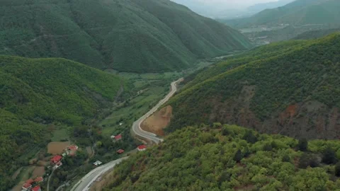 View from the mountain road Vídeos de archivo 193985264