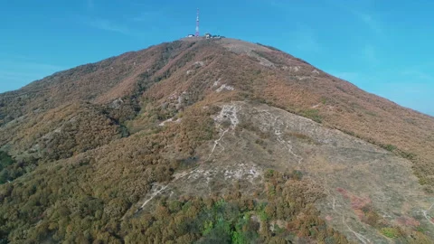 View of the mountain on which the communications tower Video stock 153341073